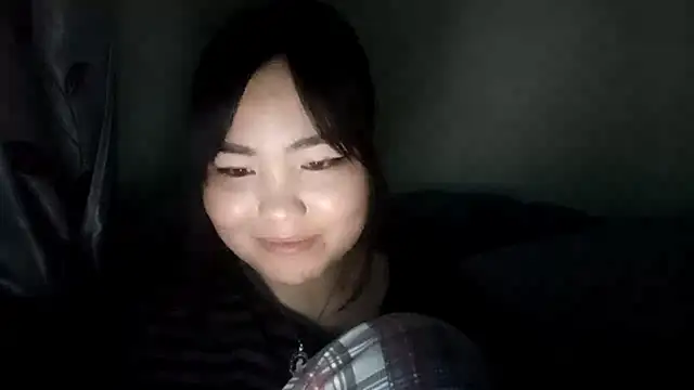 MollyAsian's cam snapshot