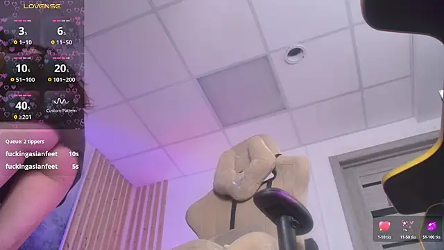 MilaStoyne live sex cam