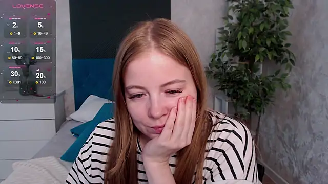 JennyyHot live sex cam