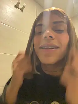 Flora_Minx's cam snapshot