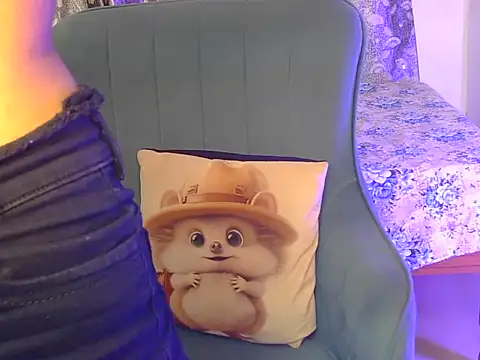 alaviya-19's cam snapshot