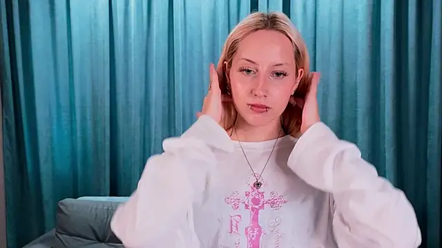 EmilyReyess's cam snapshot