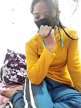 Cute-Naavya live sex cam