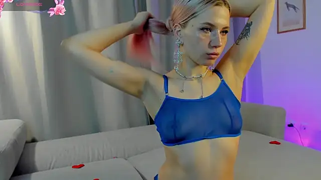 SimonaKaroly's cam snapshot