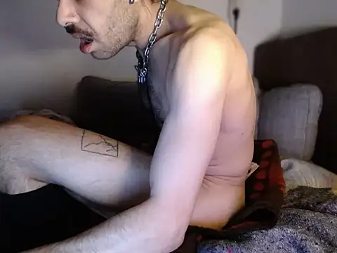 P4RtYBOII92 live sex cam