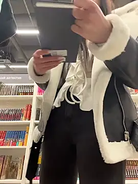 Holly_Play live sex cam