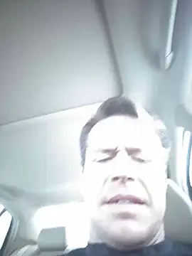 DILFiGuess1 live sex cam