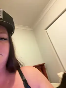 carinabro10 live sex cam