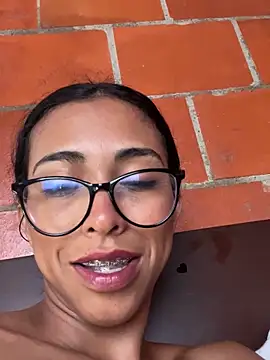 Emma__cumlovee live sex cam