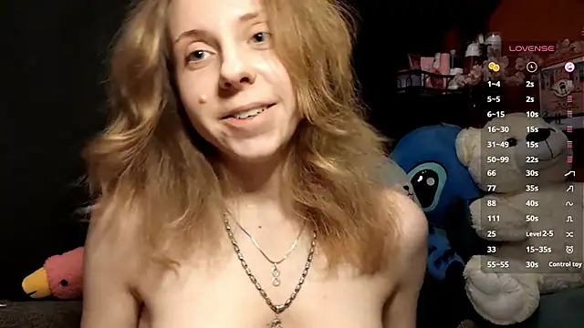 TiaraHenegan live sex cam