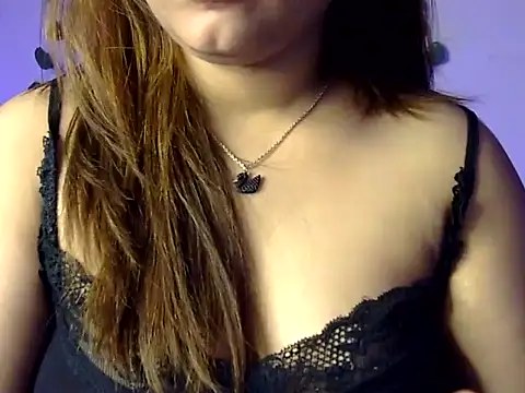 Gujjugirl1's cam snapshot