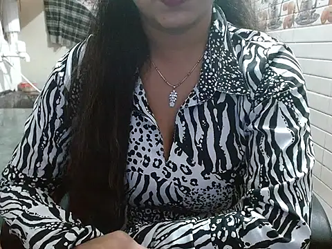 LovingPihu's cam snapshot