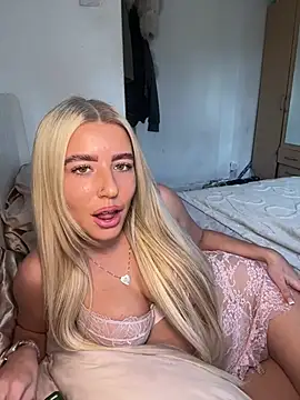 BlondeBetty's cam snapshot