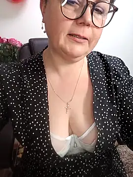 EllaLove2277's cam snapshot