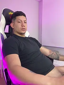 _robertobaggioo live sex cam