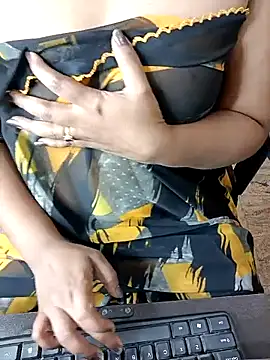 Telugu_Mythrii's cam snapshot