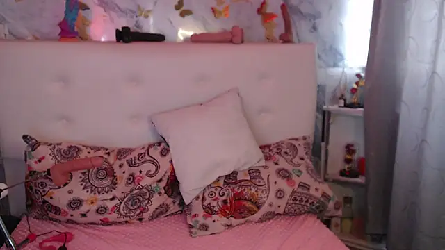 Nicolelewllss's cam snapshot