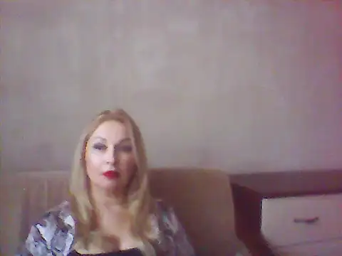 RossieGlow49's cam snapshot