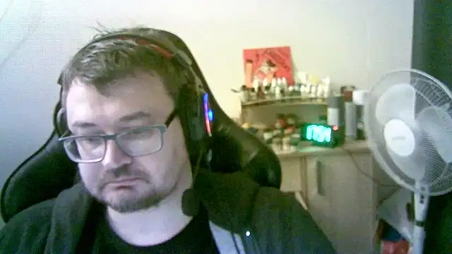 SirAbuser's cam snapshot