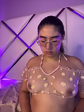 LunaRiivas live sex cam