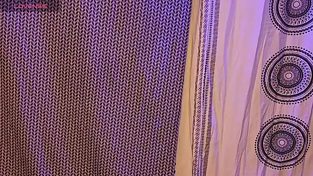 Your_Devika's cam snapshot