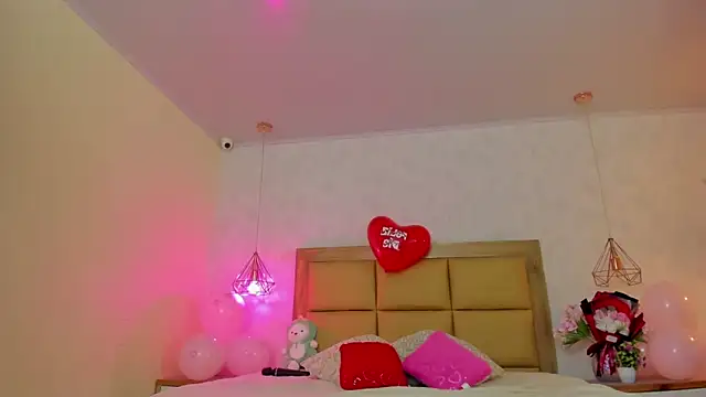 LARSONMIA live sex cam