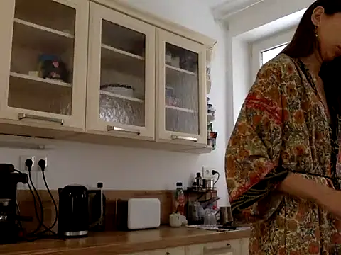 KiraVixenSweet's cam snapshot