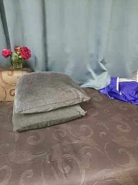 Misss-julli live sex cam