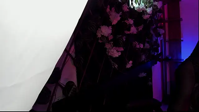 Kora_Red69 live sex cam