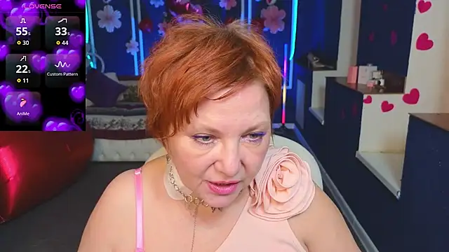 Kira_Kenett live sex cam