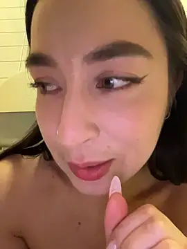 Holly_Play's cam snapshot