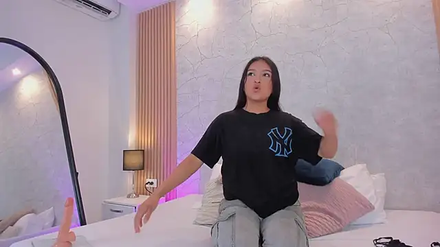 NaomyCollins__ live sex cam