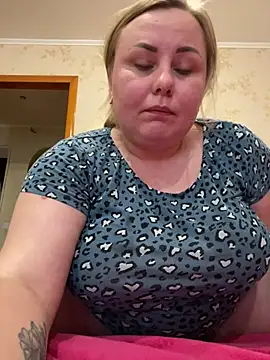 Mommy-girl-Lola live sex cam