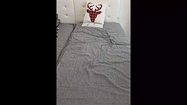 Ladysjunior's cam snapshot