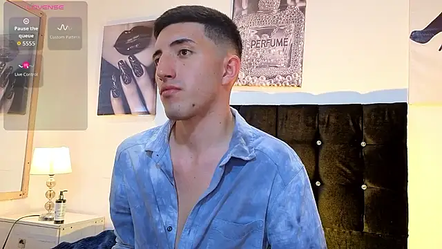 Un_Sluttyy live sex cam