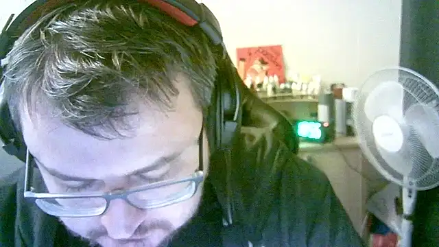 SirAbuser's cam snapshot