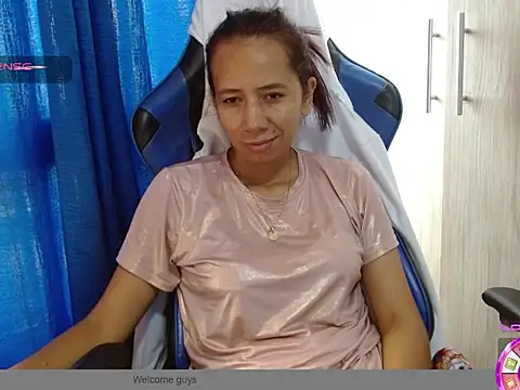 Danielagomez33 live sex cam