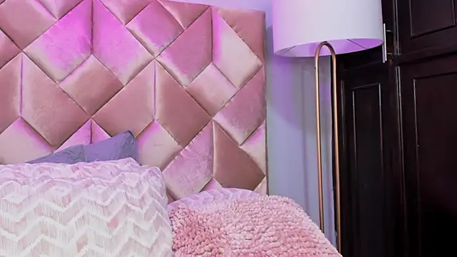 Thalya_Adams's cam snapshot