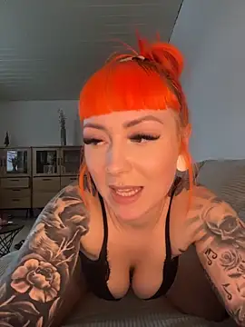 ScarletVixenLive's cam snapshot