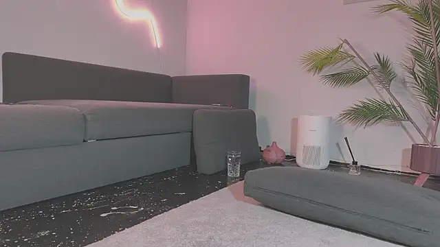 Monicamix's cam snapshot