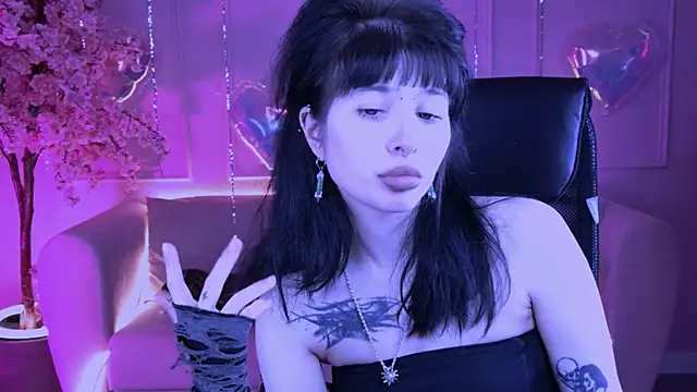 HollyDennis's cam snapshot