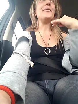 White_Devil_694's cam snapshot