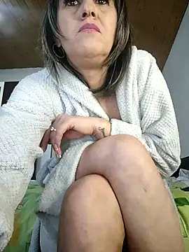 hornymilf72's cam snapshot