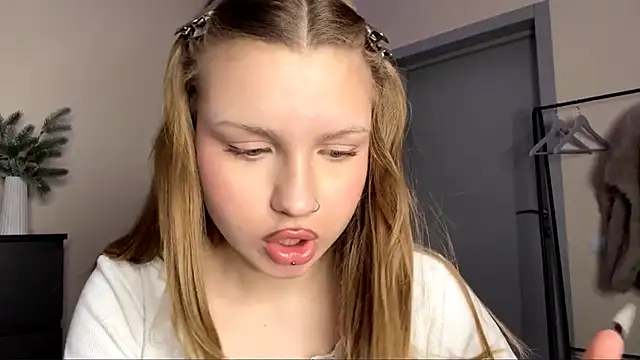 PledHoly's cam snapshot