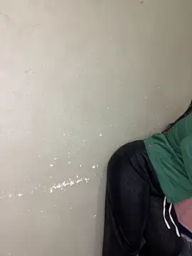 Bellabootie's cam snapshot