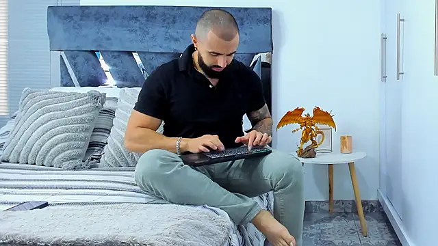 Zack_Froone live sex cam