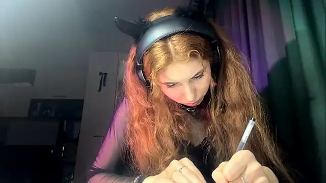 AliceCarrol's cam snapshot