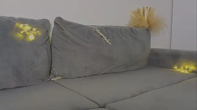 EmiDroll's cam snapshot