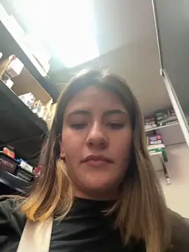 Andrea_19blonde's cam snapshot