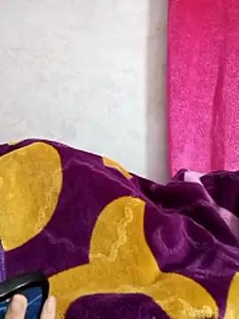 Sellena2's cam snapshot